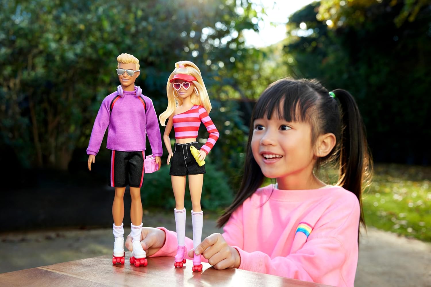 Barbie 65th Anniversary Fashionistas Set with 2 Roller-Skating Fashion Dolls & 6 Accessories for Kids Ages 3+